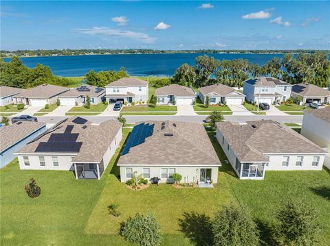 A home in WINTER HAVEN