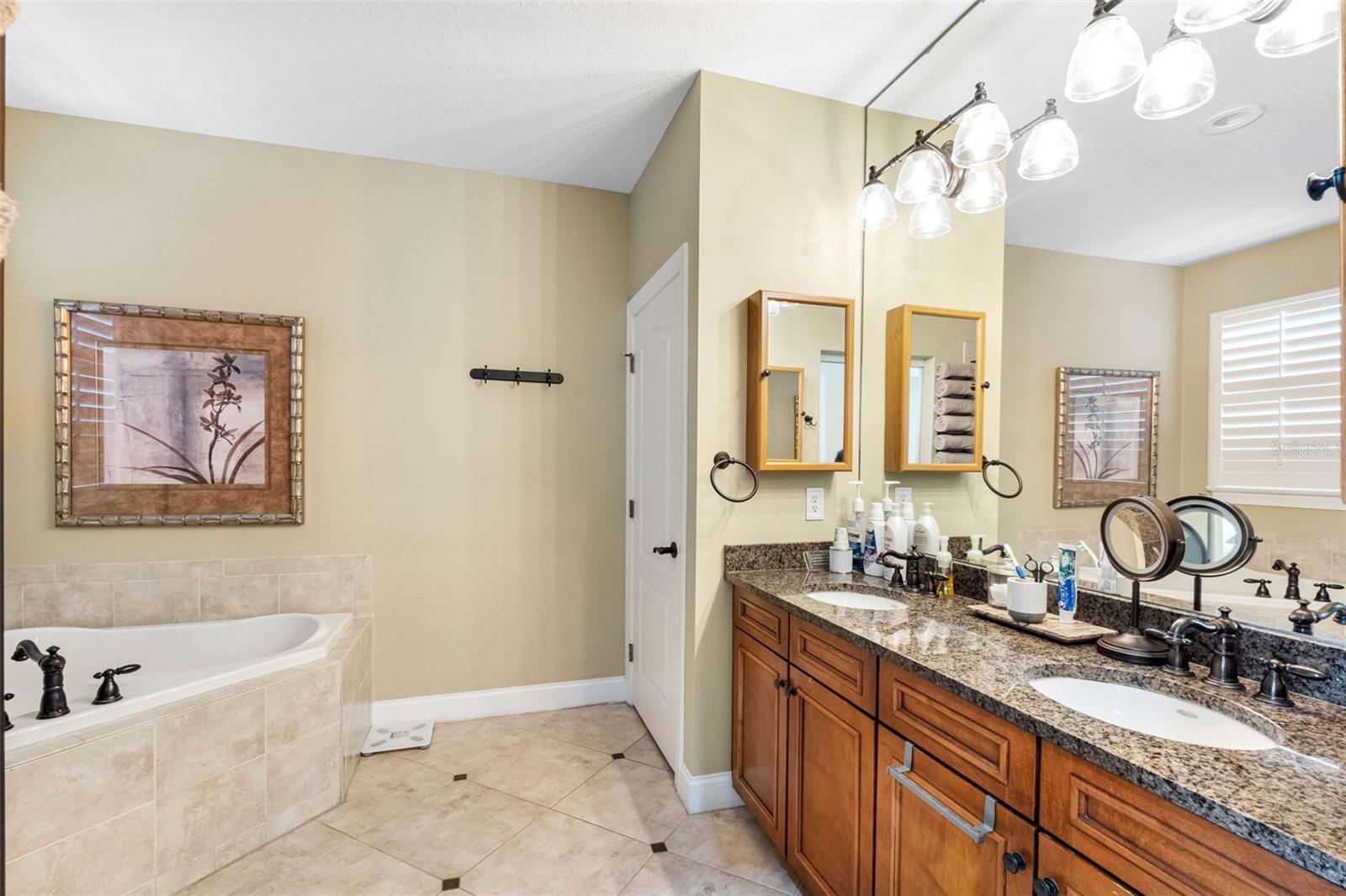 WHITTINGTON COURT TWNHMS - Residential Lease