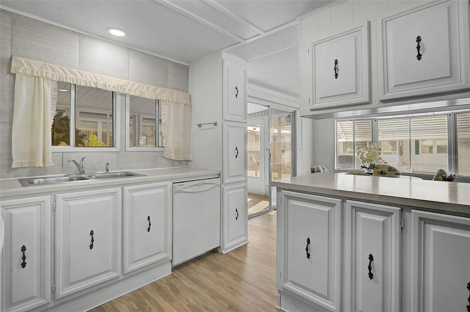 VENETIAN ESTATES - Residential