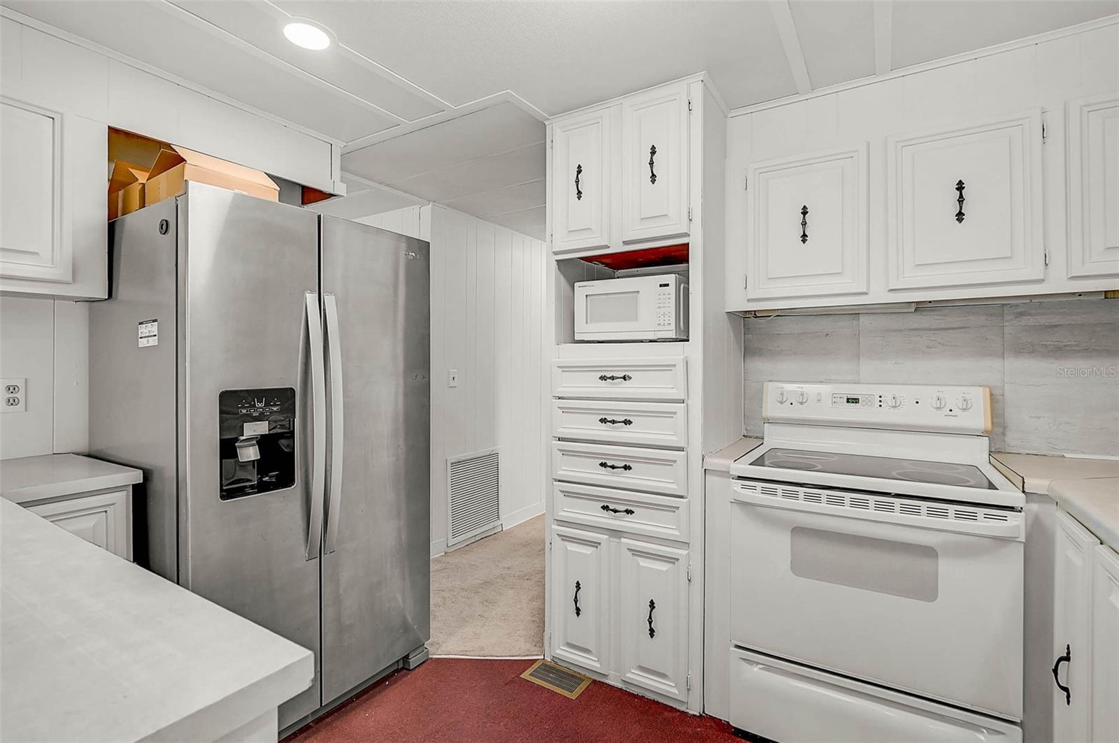 VENETIAN ESTATES - Residential