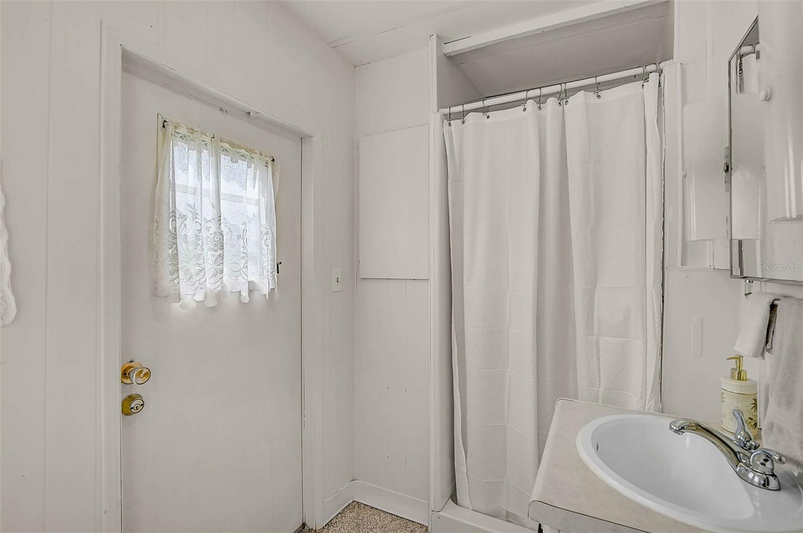 VENETIAN ESTATES - Residential