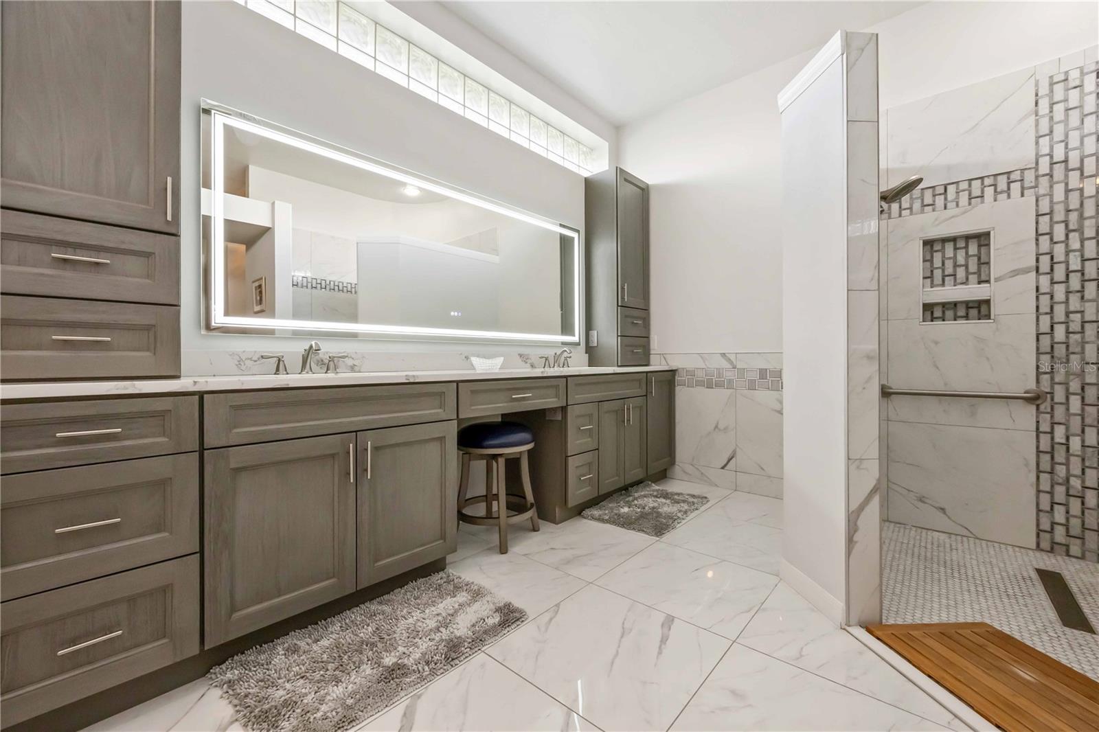 VENICE GOLF & COUNTRY CLUB - Residential