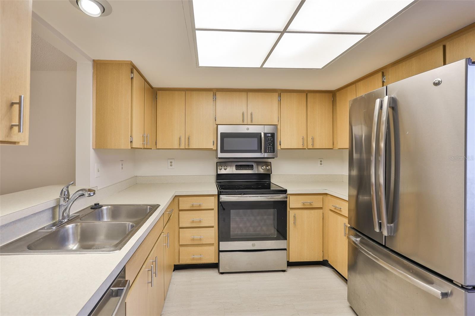 HIGHGATE IV CONDO - Residential