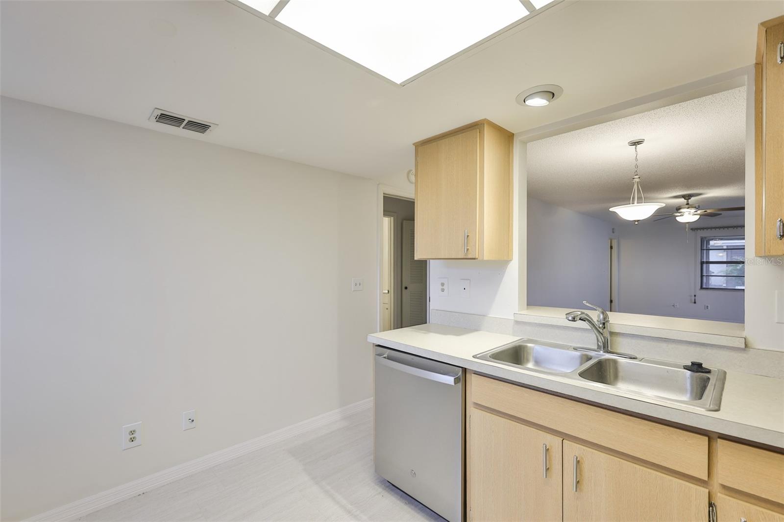 HIGHGATE IV CONDO - Residential