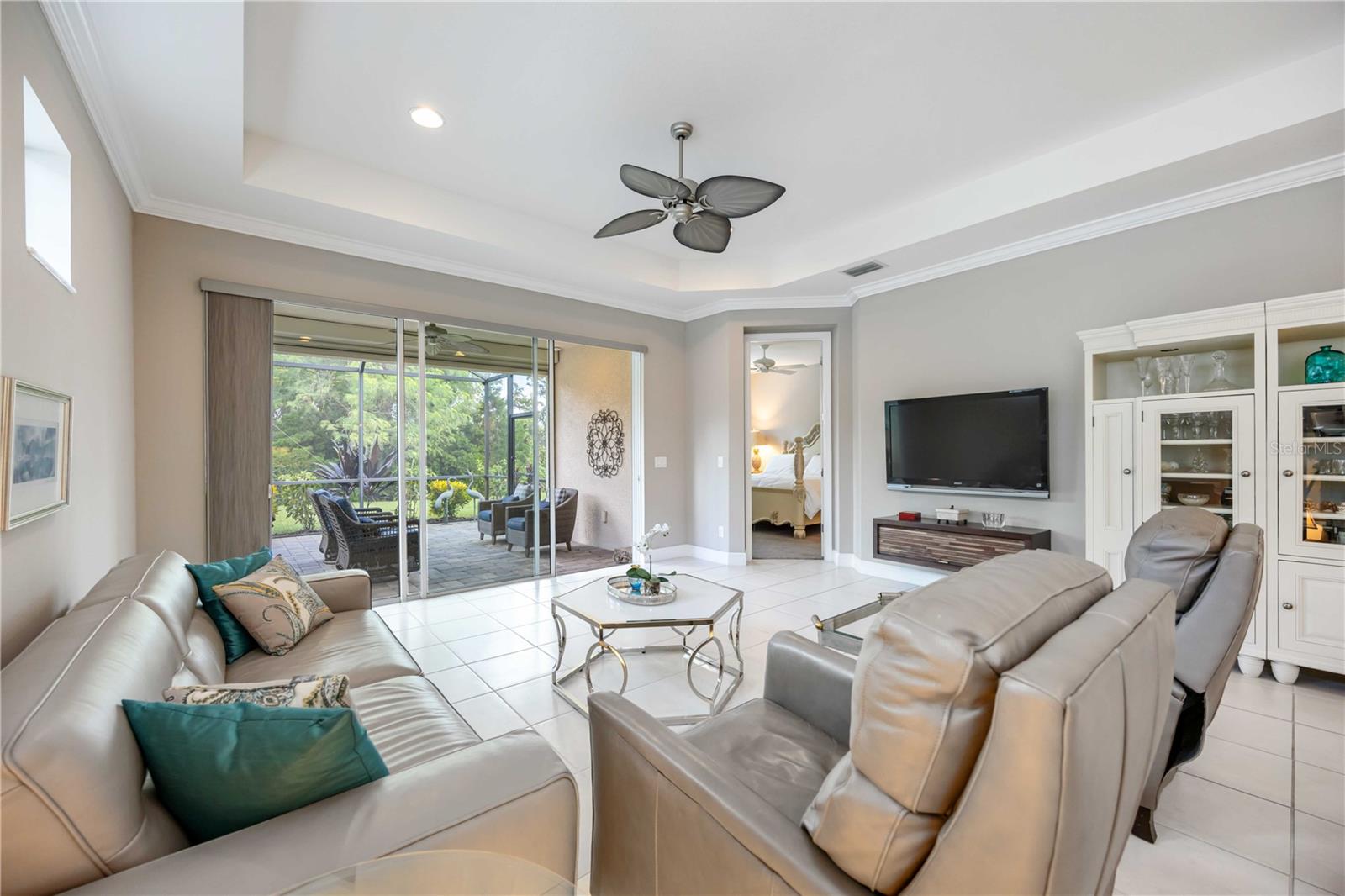 UNIVERSITY VILLAGE - Residential