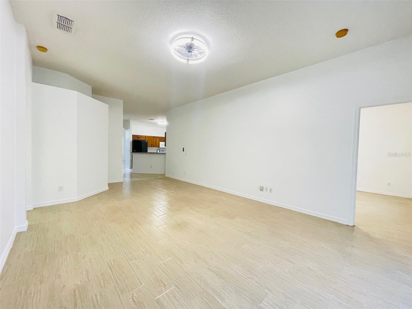 VILLAGES AT SUMMER LAKES CYPRESS - Residential Lease