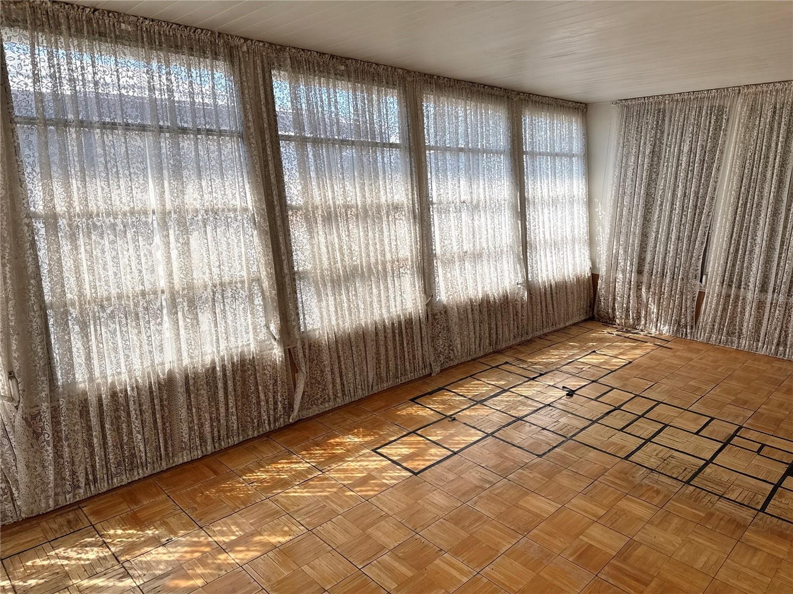 MOBEL AMERICANA MOBILE HOME PARK UNREC - Residential