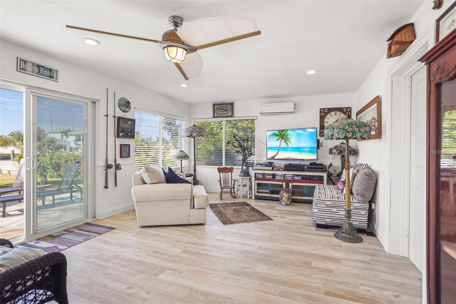 ISLAND ESTATES UNIT 1 - Residential