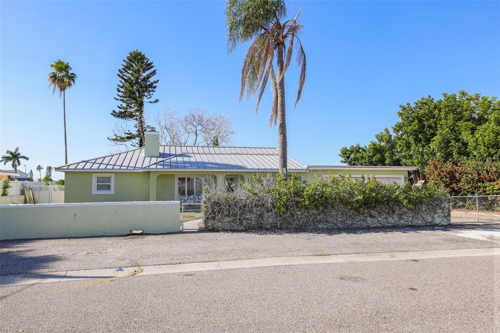 ISLAND ESTATES UNIT 1 - Residential