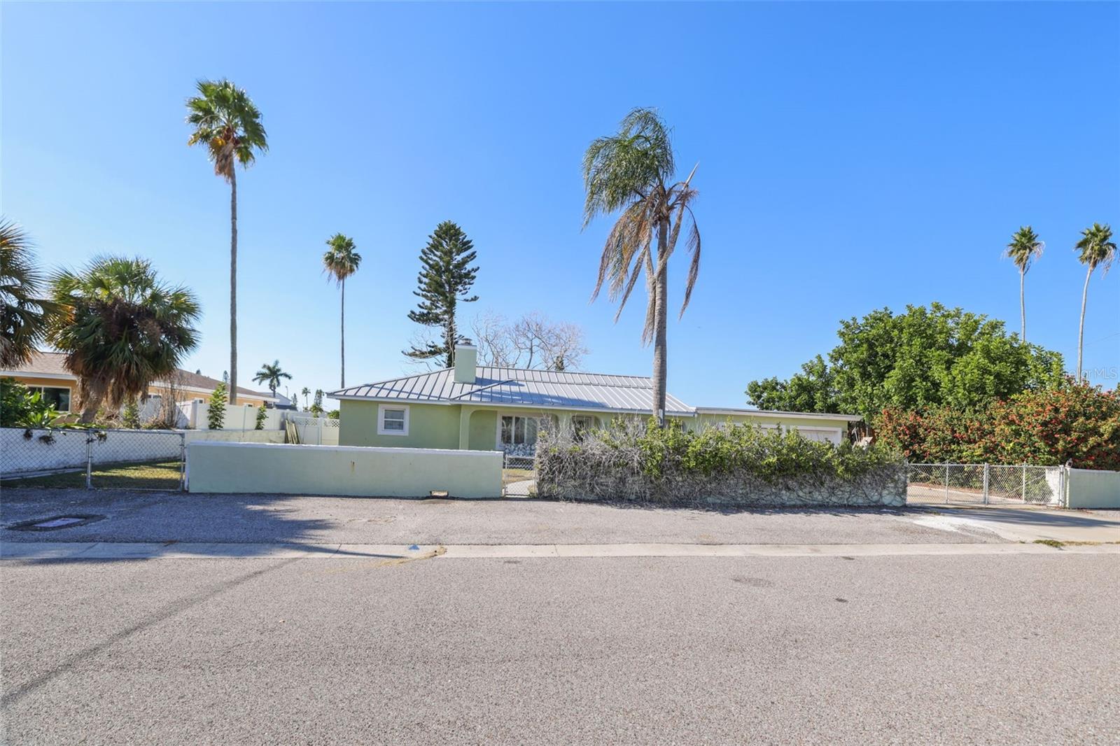 ISLAND ESTATES UNIT 1 - Residential