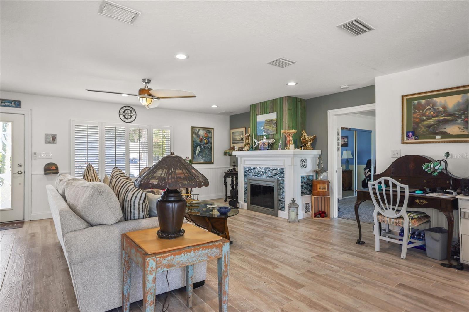 ISLAND ESTATES UNIT 1 - Residential