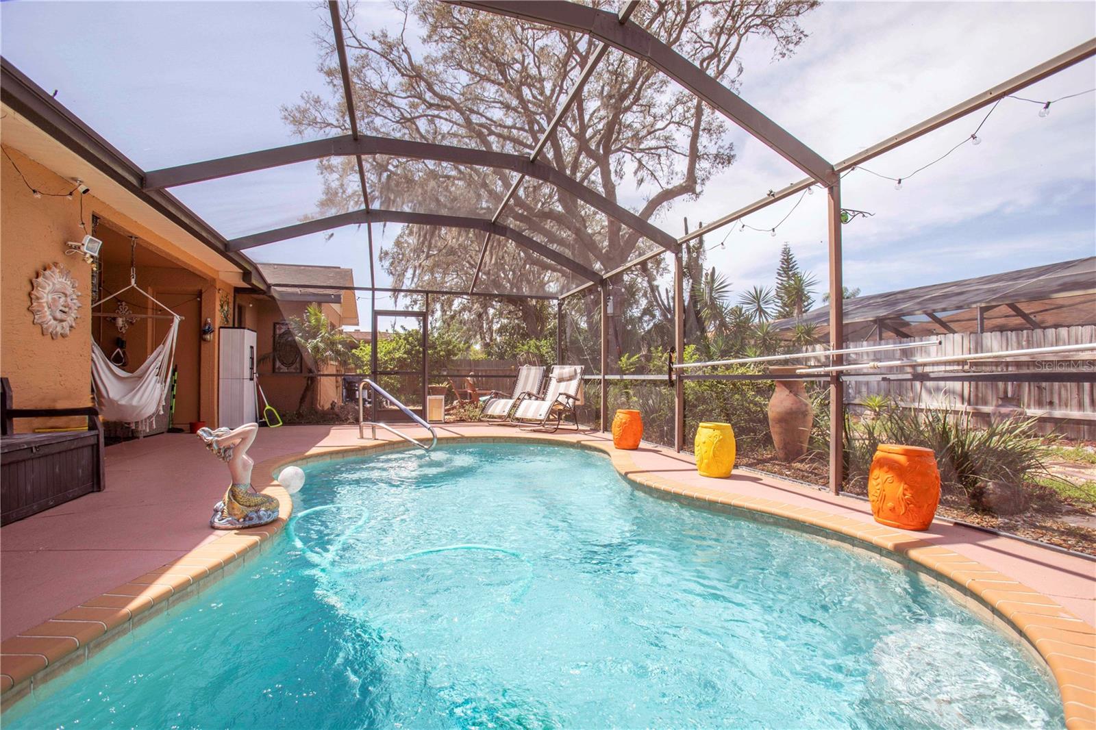 RIVER CROSSING - Residential