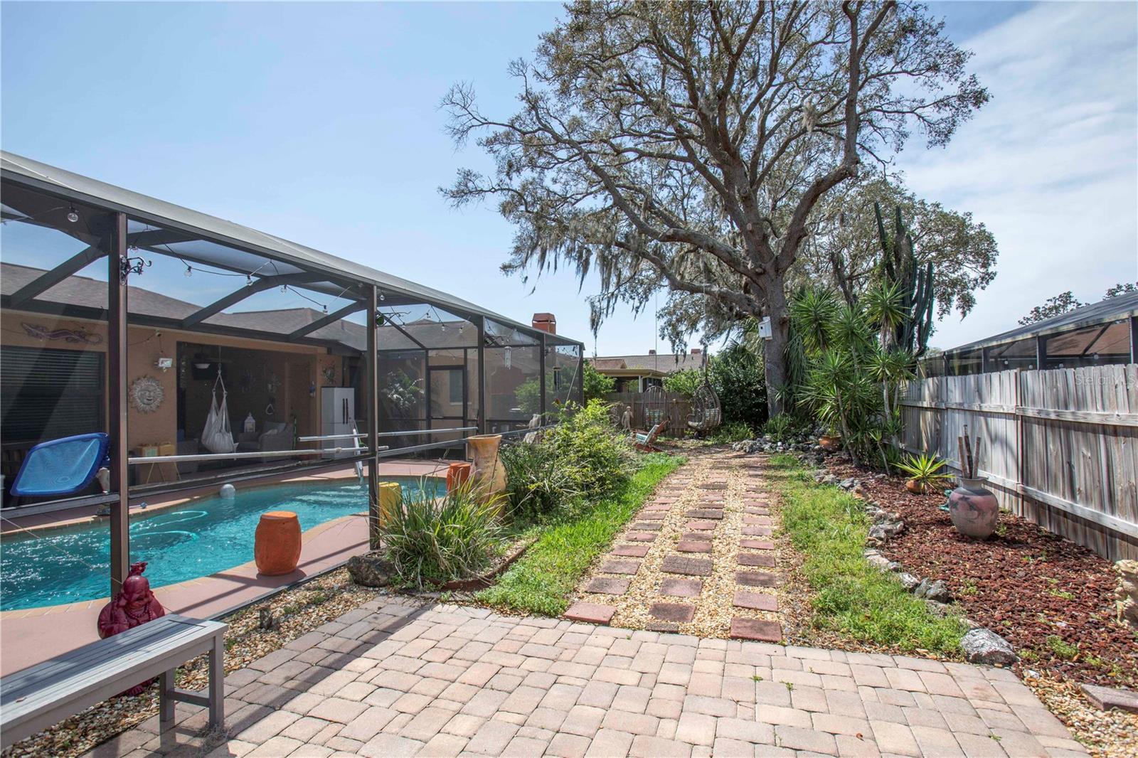 RIVER CROSSING - Residential