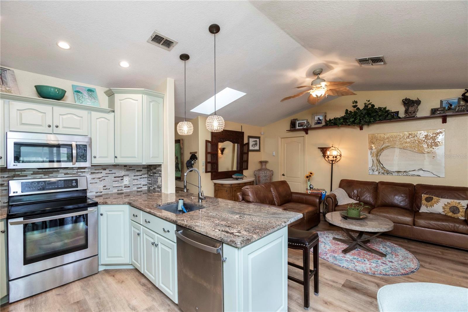 RIVER CROSSING - Residential