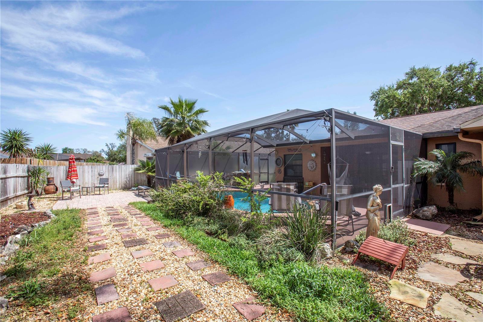 RIVER CROSSING - Residential