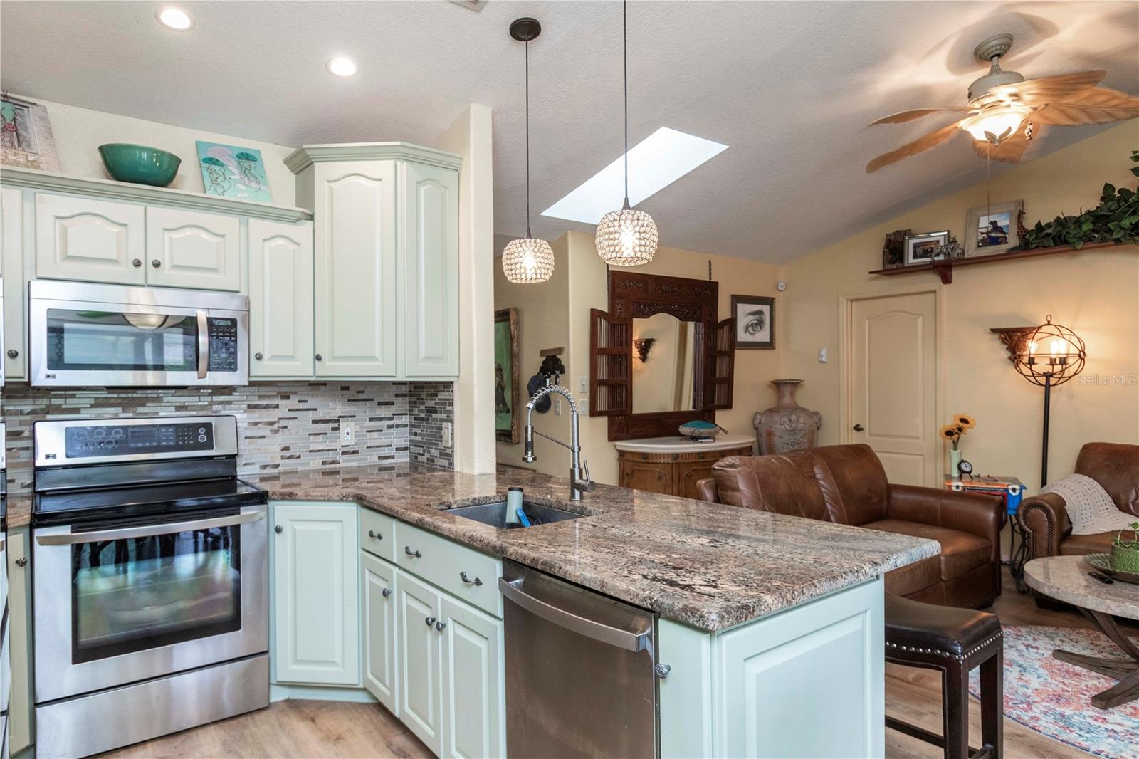 RIVER CROSSING - Residential