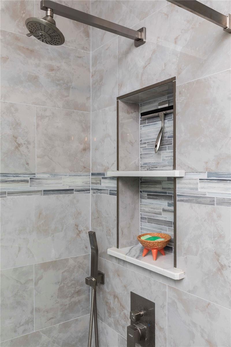 RIVER CROSSING - Residential