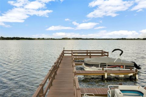 A home in WINTER HAVEN