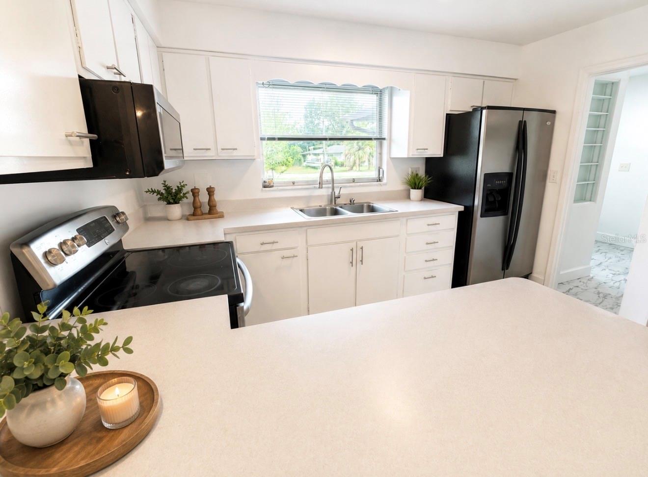 RAINBOW LAKES ESTATES - Residential