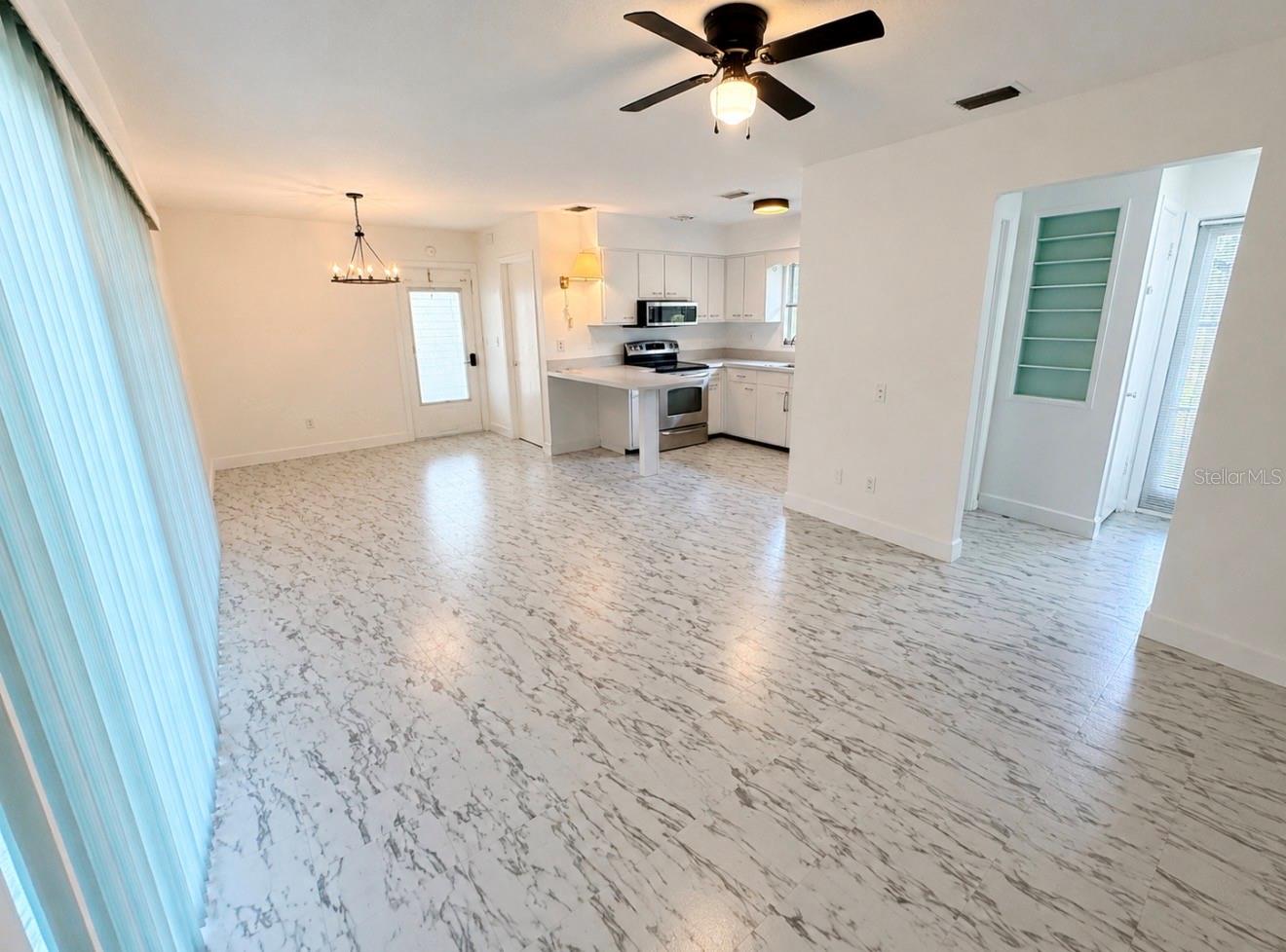 RAINBOW LAKES ESTATES - Residential