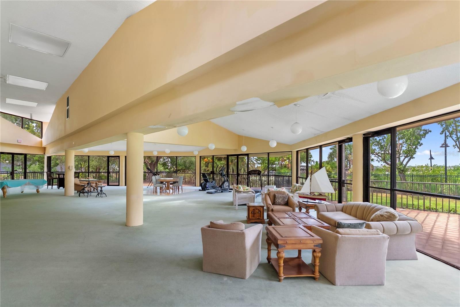 RIVER YACHT & RACQUET CLUB 1 - Residential