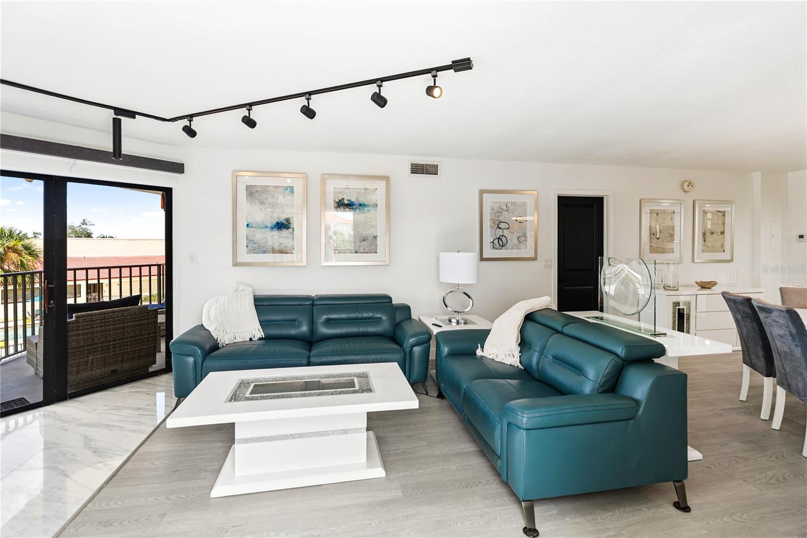 RIVER YACHT & RACQUET CLUB 1 - Residential