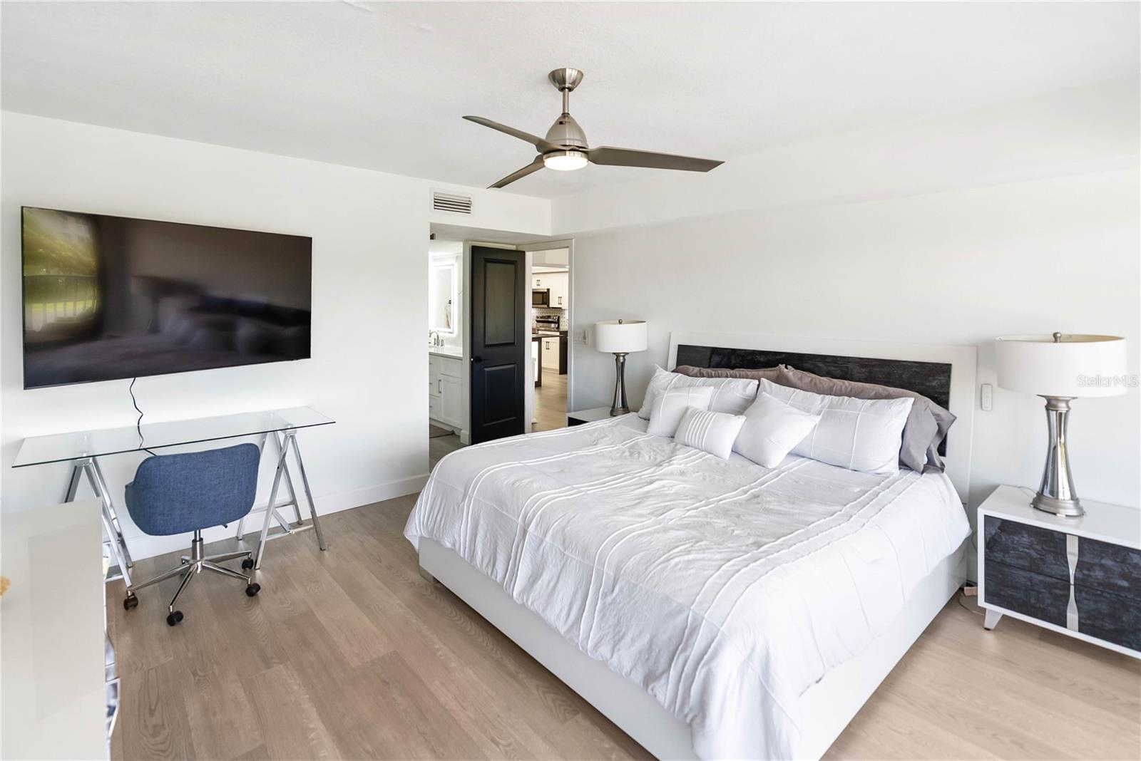 RIVER YACHT & RACQUET CLUB 1 - Residential