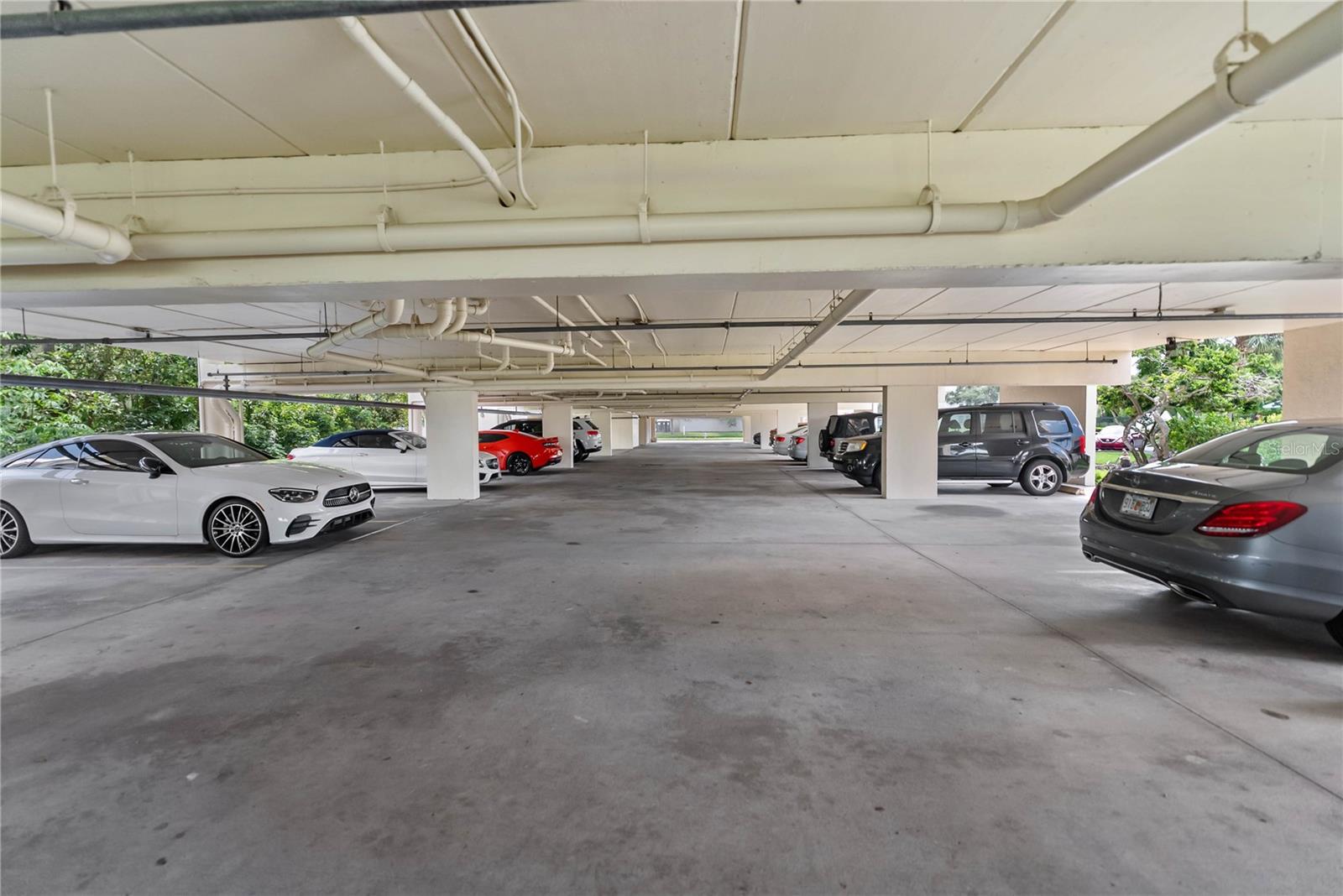 RIVER YACHT & RACQUET CLUB 1 - Residential