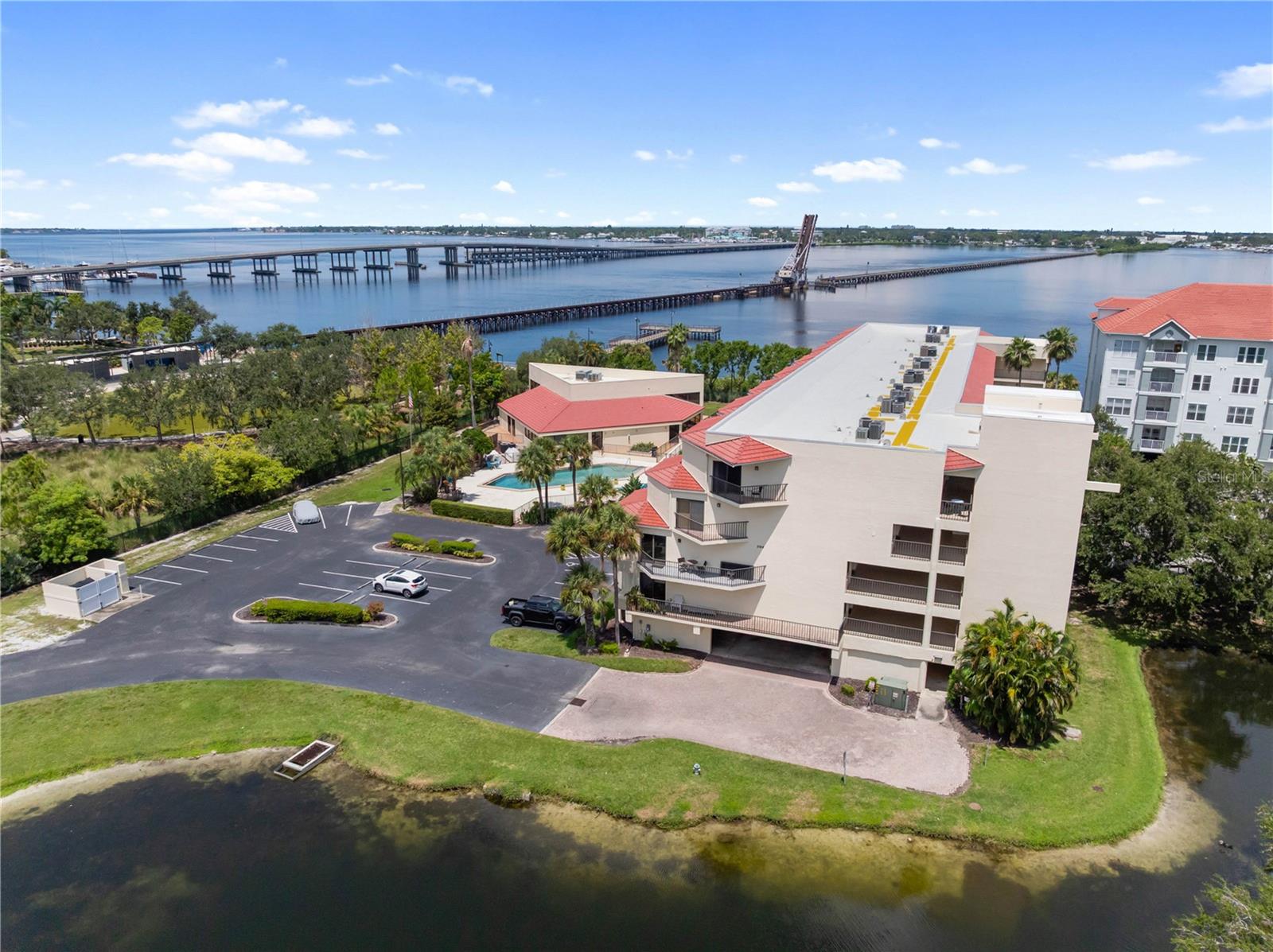 RIVER YACHT & RACQUET CLUB 1 - Residential