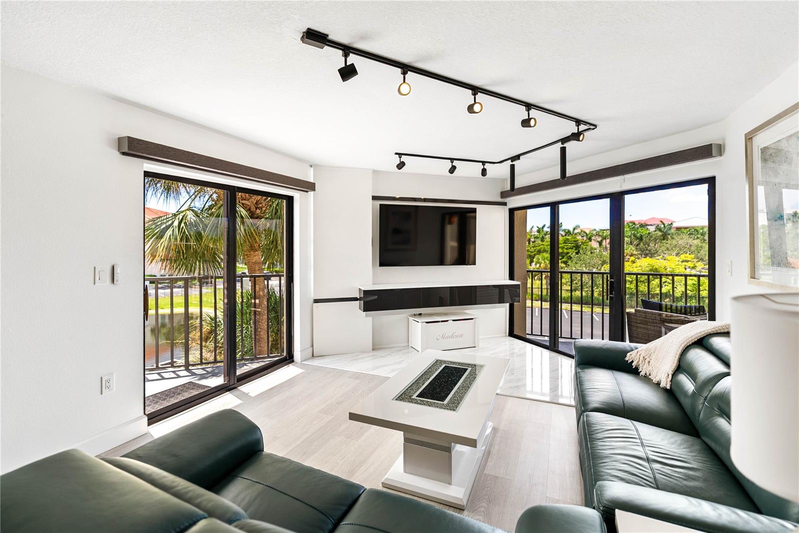 RIVER YACHT & RACQUET CLUB 1 - Residential