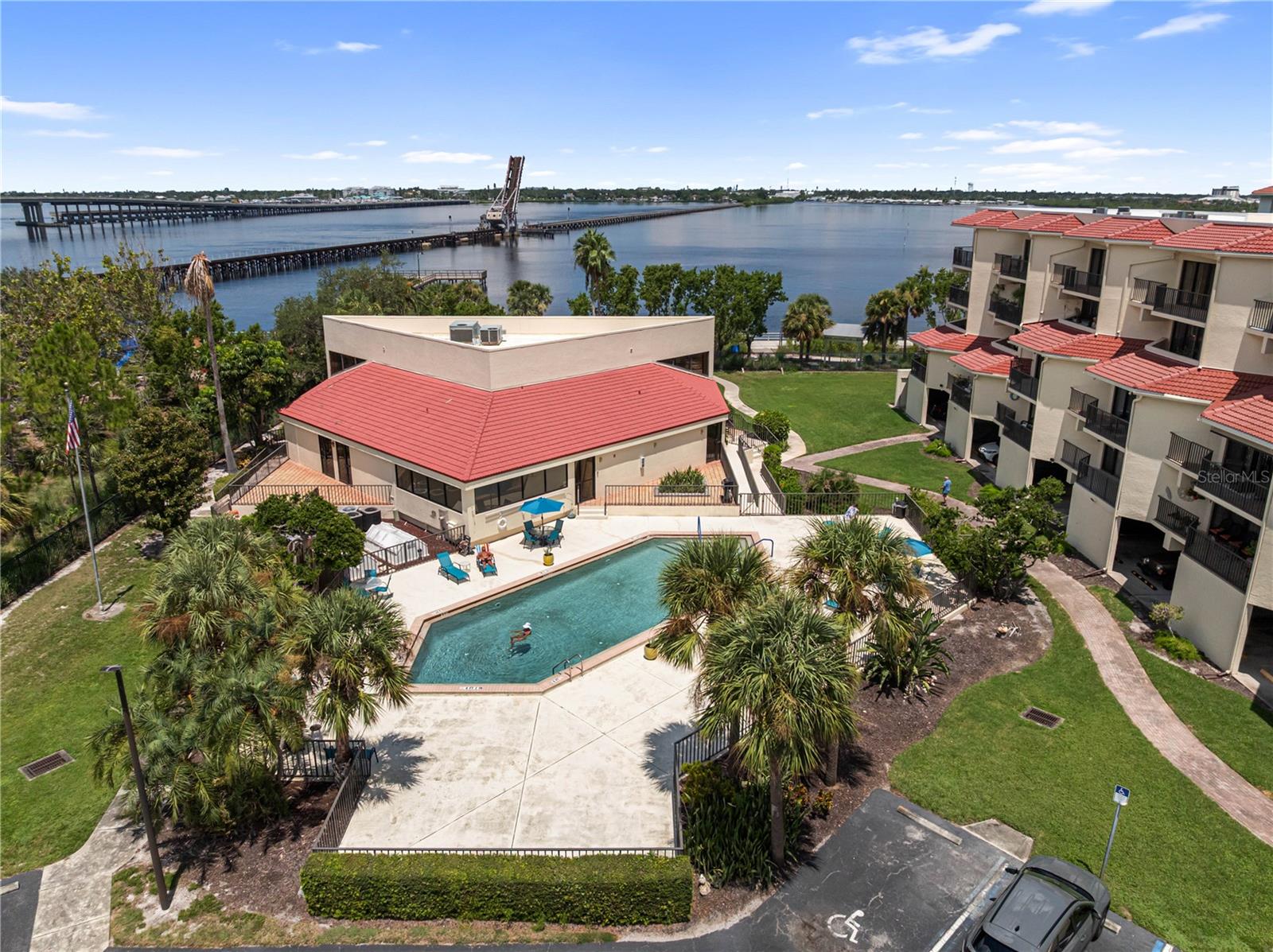 RIVER YACHT & RACQUET CLUB 1 - Residential