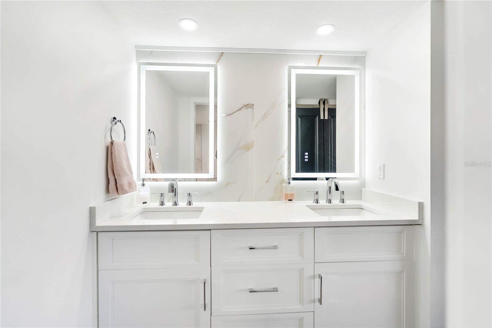 RIVER YACHT & RACQUET CLUB 1 - Residential