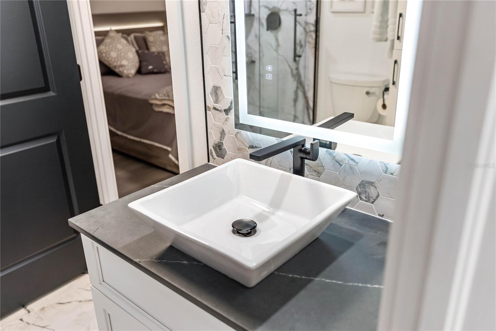 RIVER YACHT & RACQUET CLUB 1 - Residential