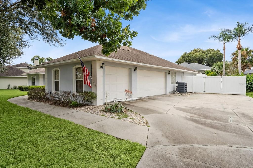 Photo of 10934 Versailles Boulevard, Clermont, FL 34711 (MLS # G5103207)