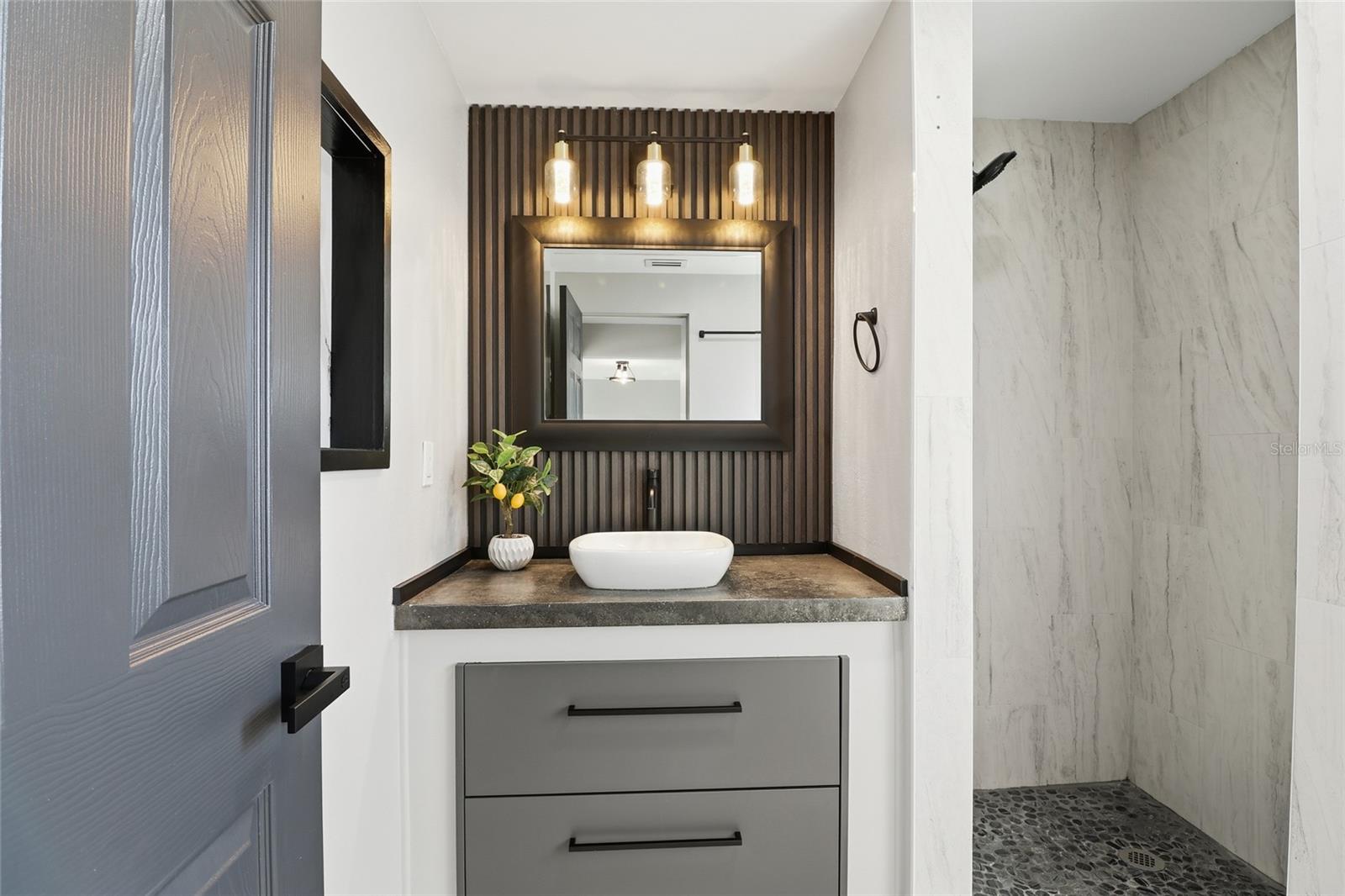 BAYSHORE GARDENS SEC 19 - Residential