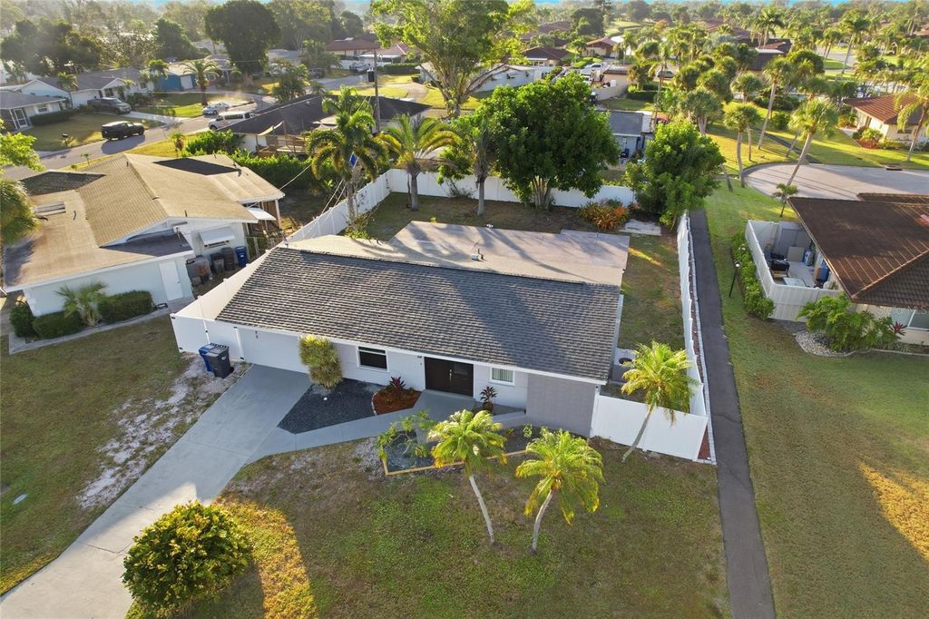 Photo of 3120 Mercer Road, Bradenton, FL 34207 (MLS # A4672716)