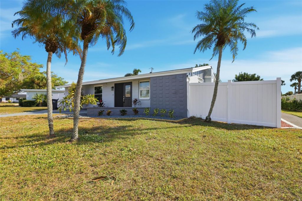 Photo of 3120 Mercer Road, Bradenton, FL 34207 (MLS # A4672716)