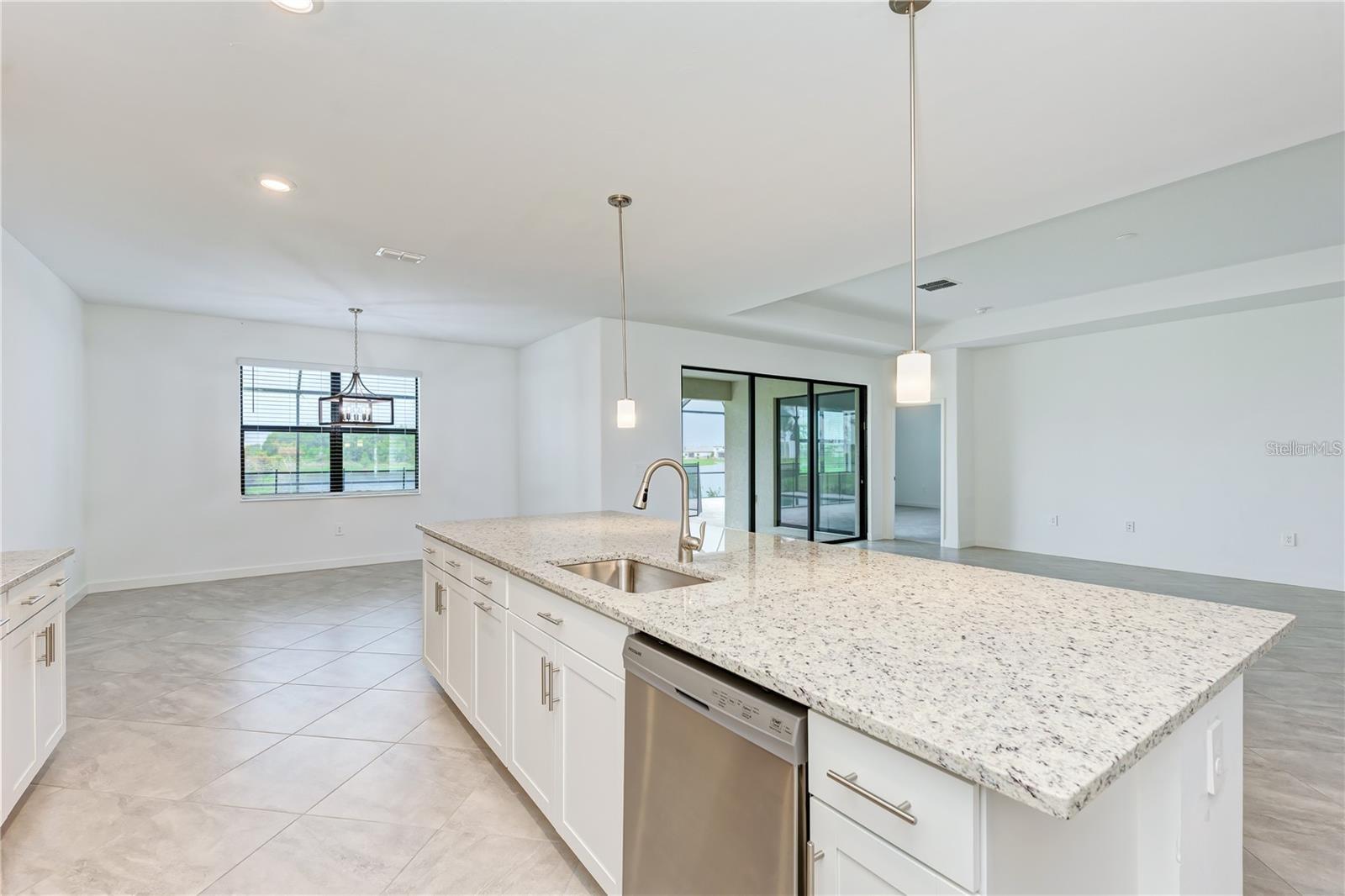 LORRAINE LAKES PH I - Residential Lease