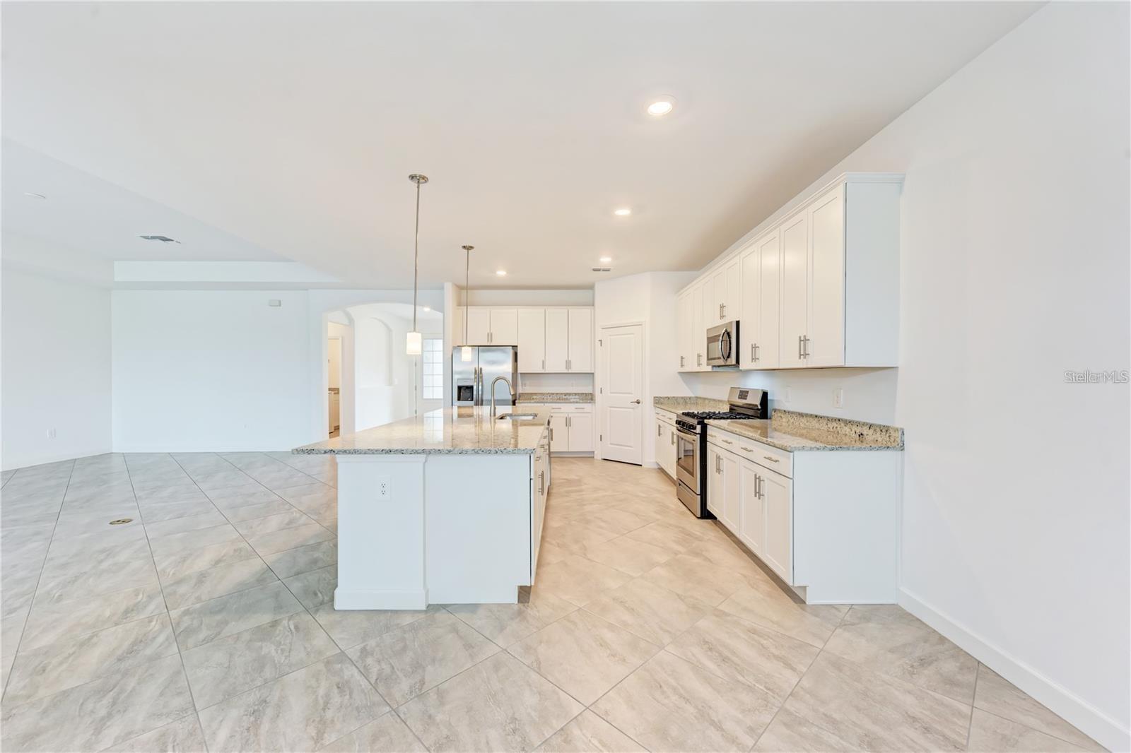 LORRAINE LAKES PH I - Residential Lease