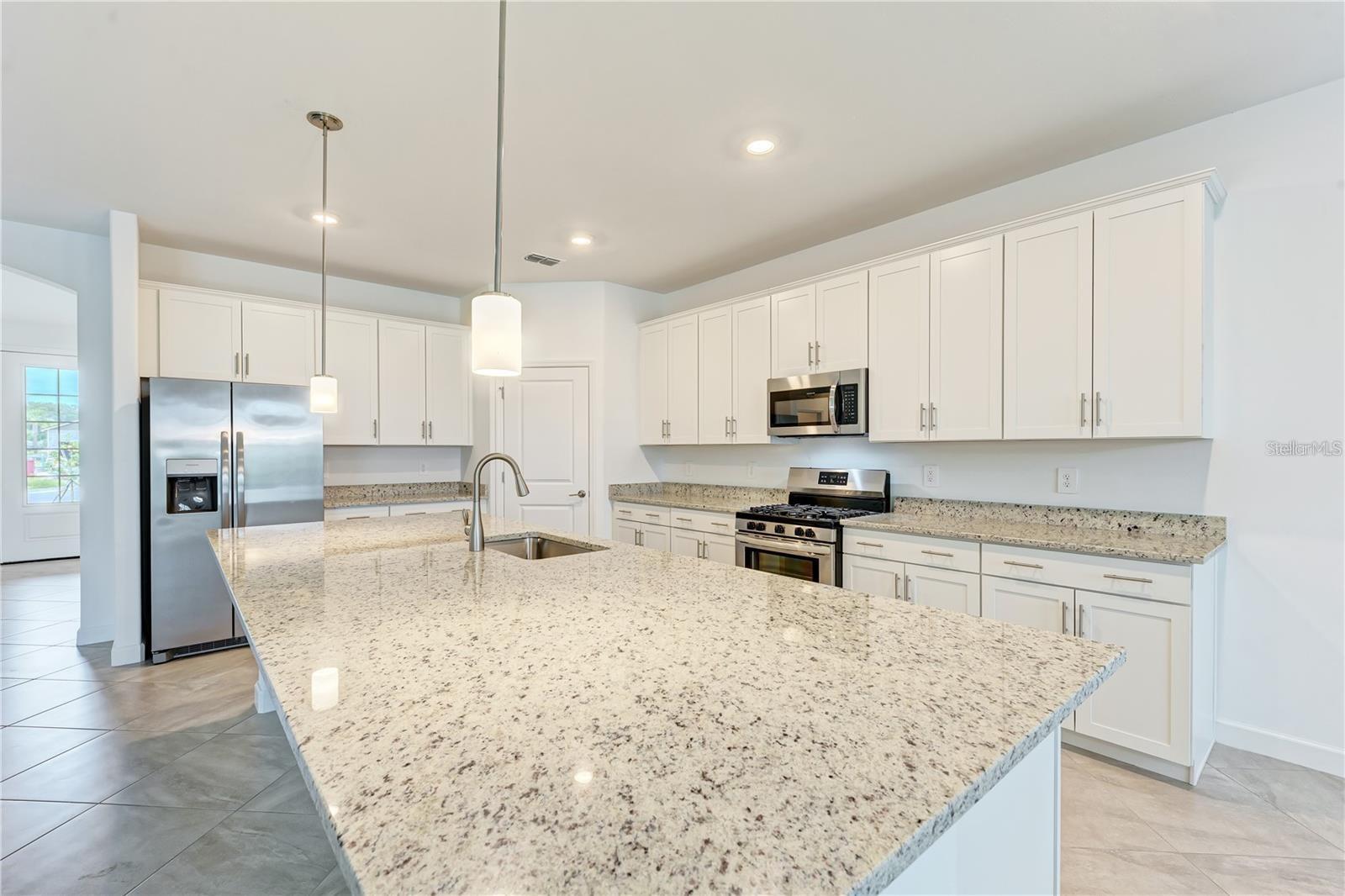 LORRAINE LAKES PH I - Residential Lease