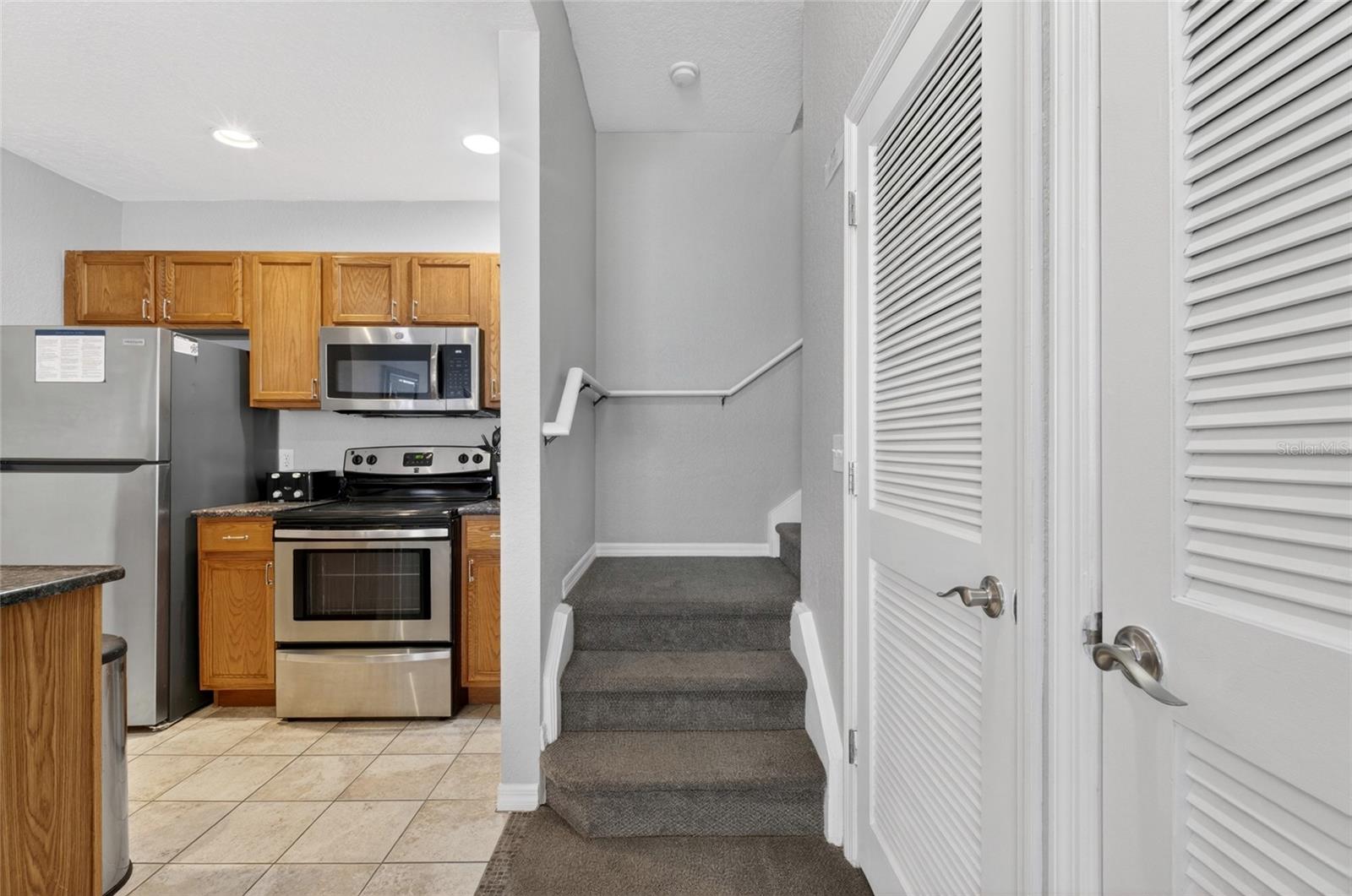 VILLAS AT SEVEN DWARFS LANE CONDO - Residential