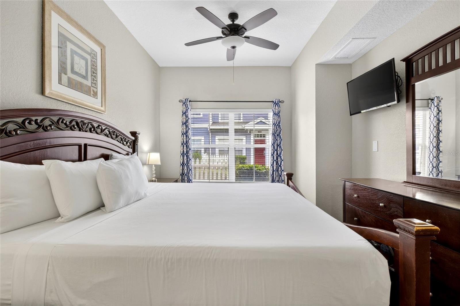 VILLAS AT SEVEN DWARFS LANE CONDO - Residential