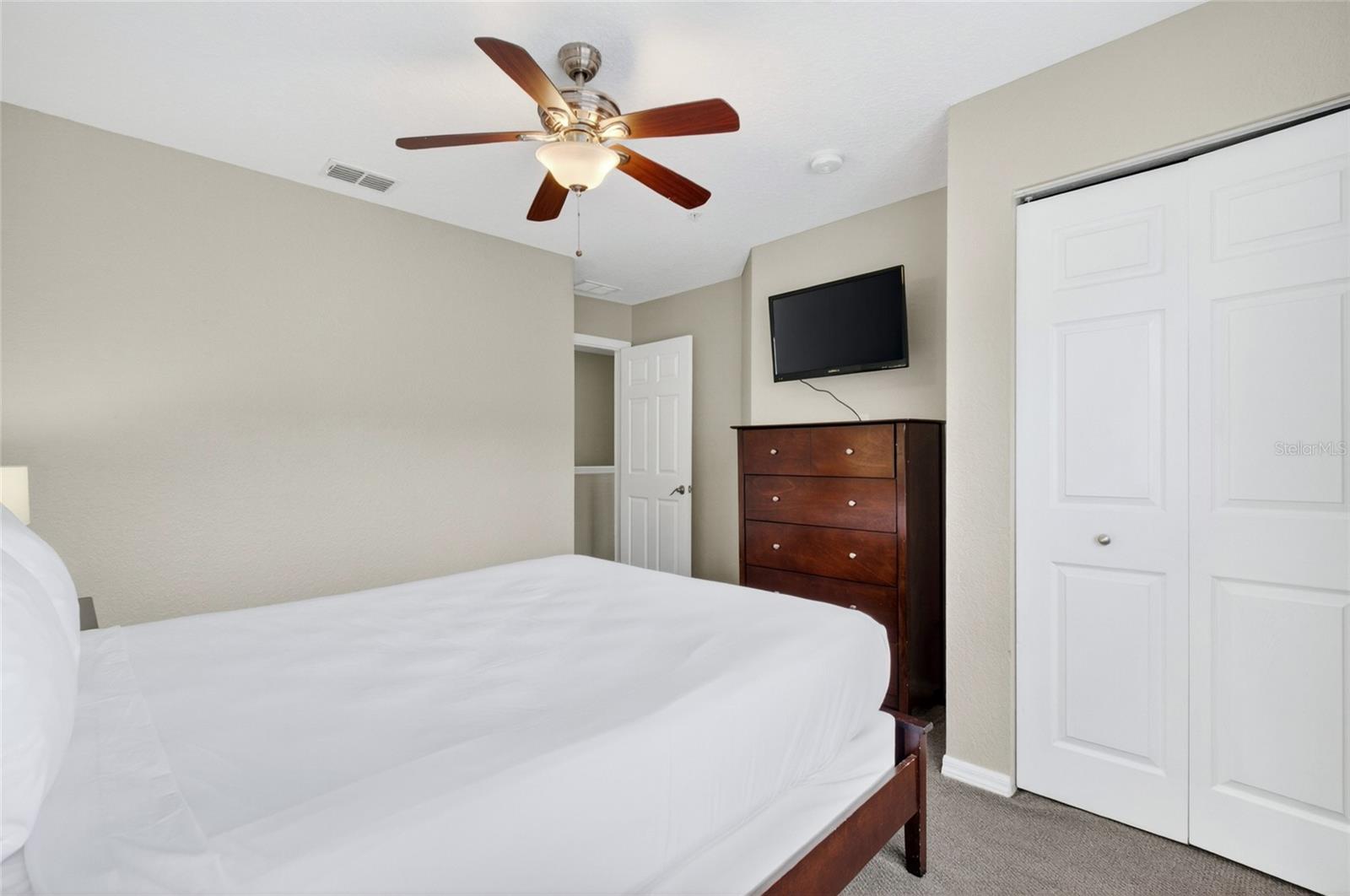 VILLAS AT SEVEN DWARFS LANE CONDO - Residential