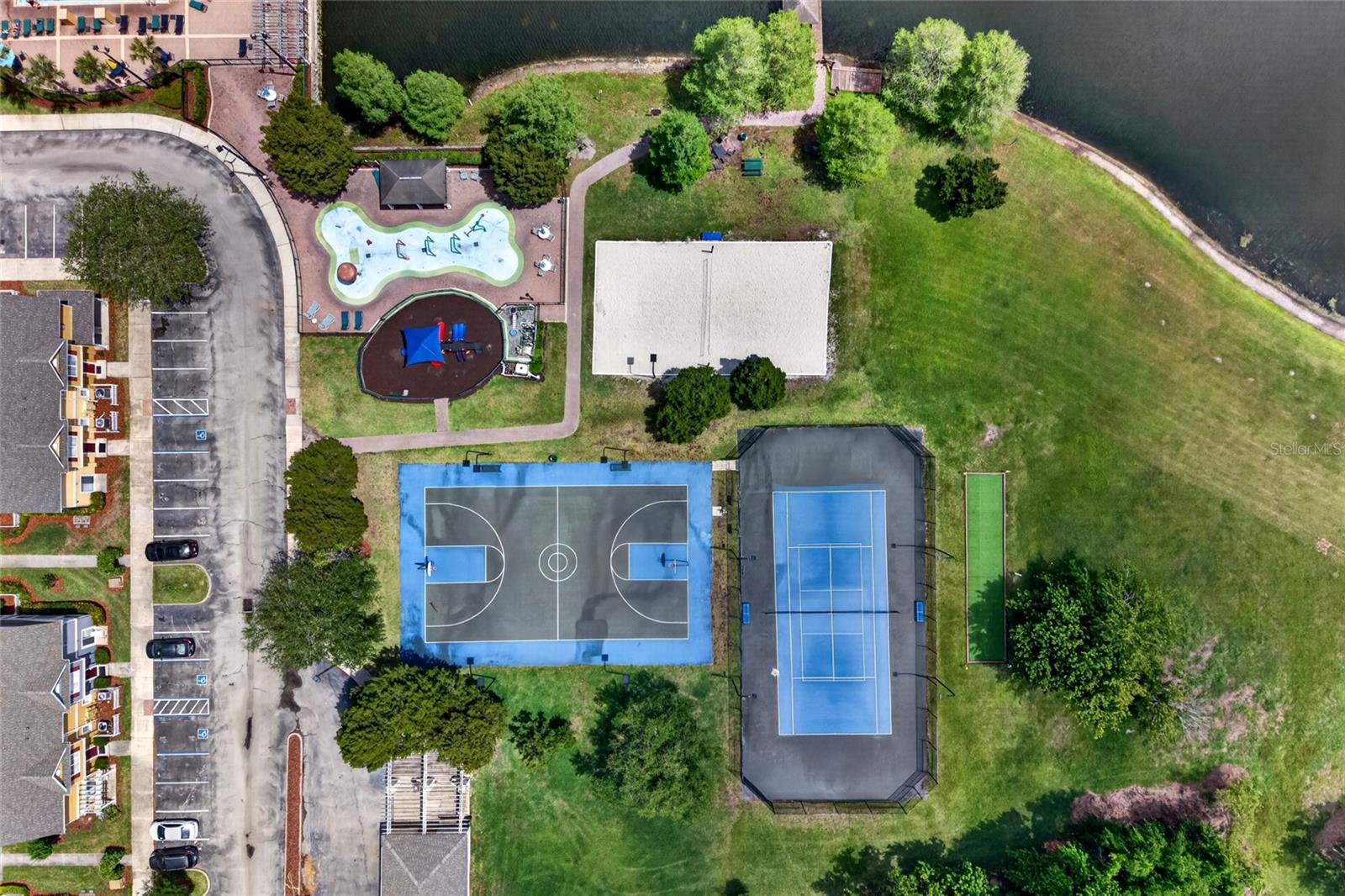 VILLAS AT SEVEN DWARFS LANE CONDO - Residential