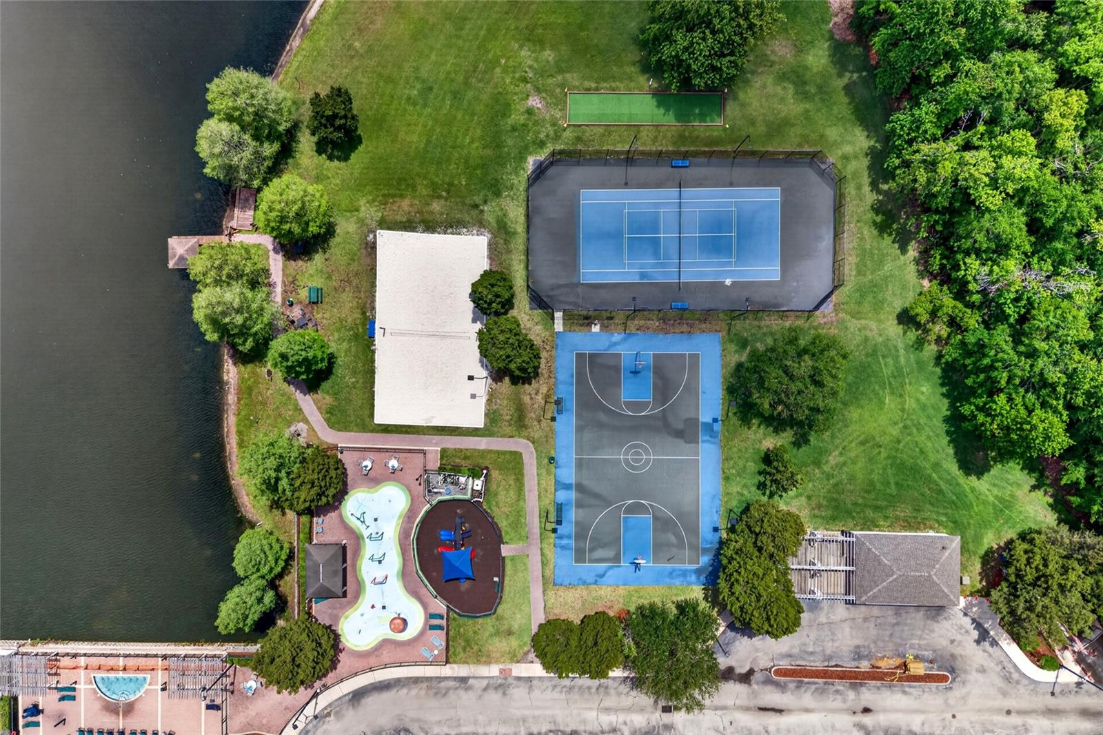 VILLAS AT SEVEN DWARFS LANE CONDO - Residential