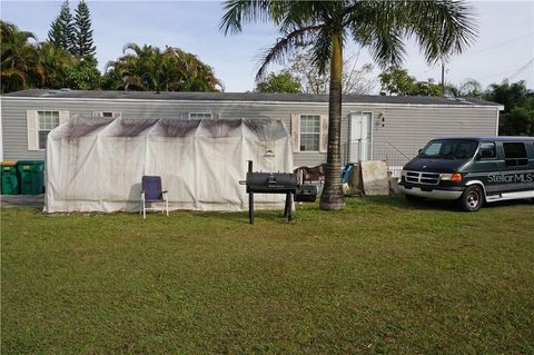 Photo of 1210 Hickory Avenue, Punta Gorda, FL 33950 (MLS # C7512637)