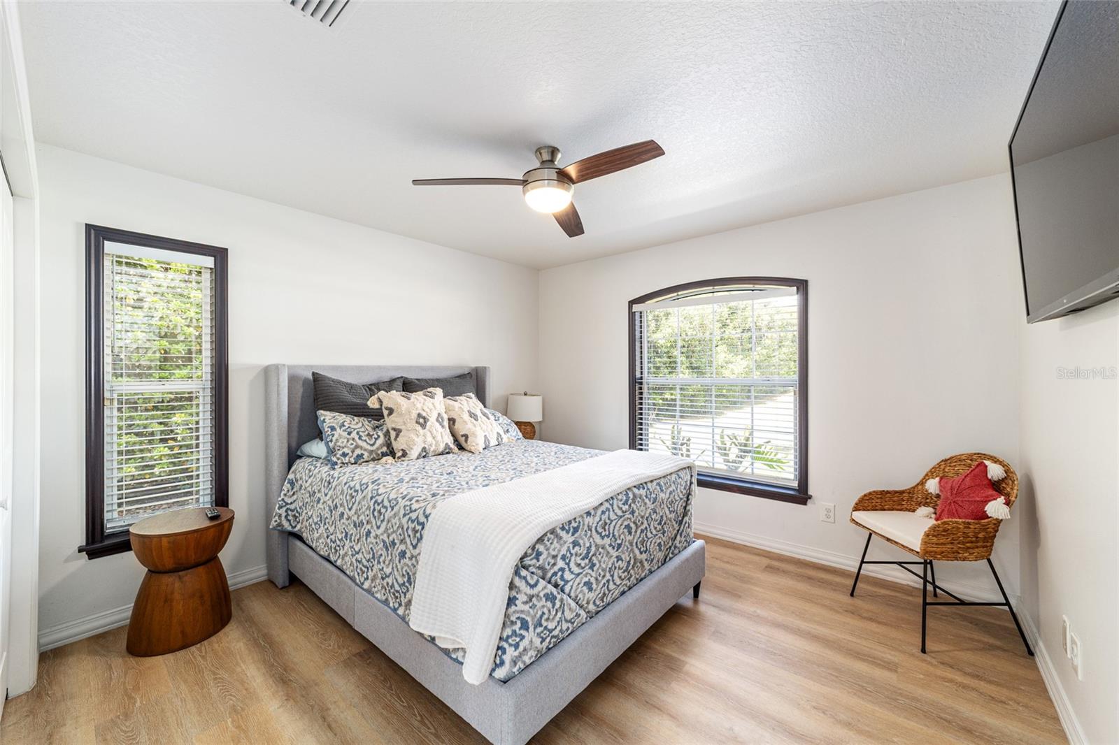 SANDY HOOK - Residential