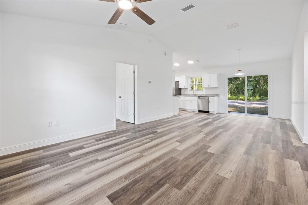 Photo of 14289 SE 43rd Terrace, Summerfield, FL 34491 (MLS # OM722259)