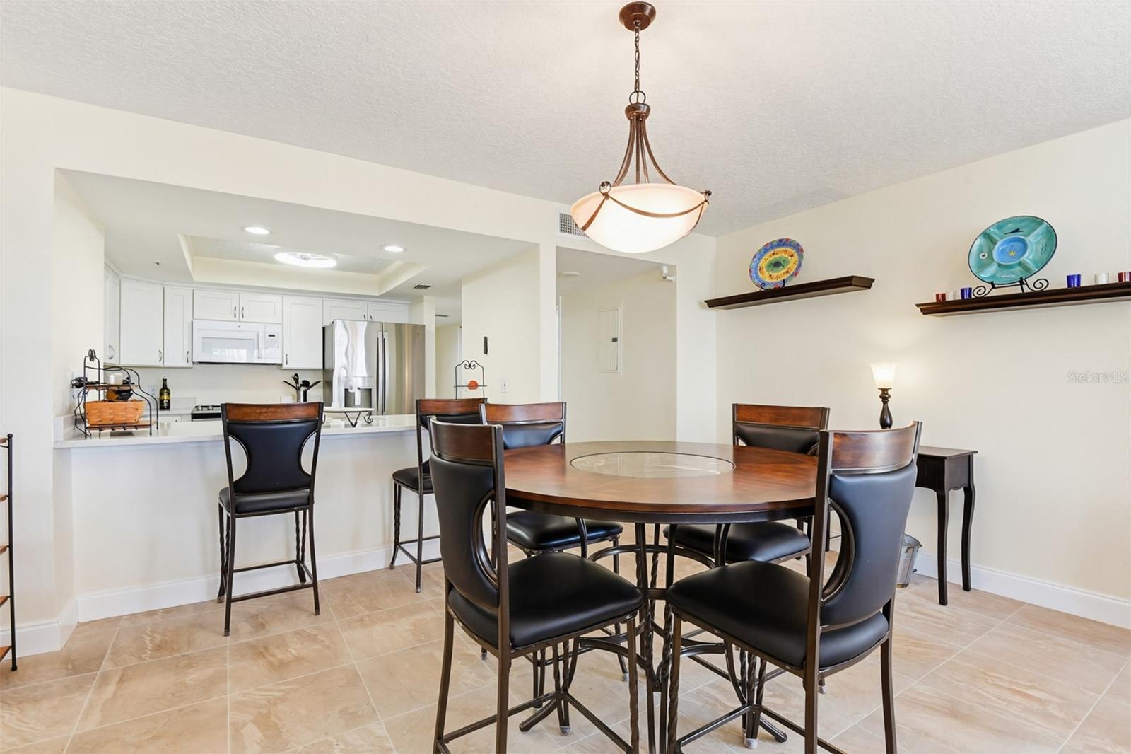 OCEANS 06 CONDO - Residential