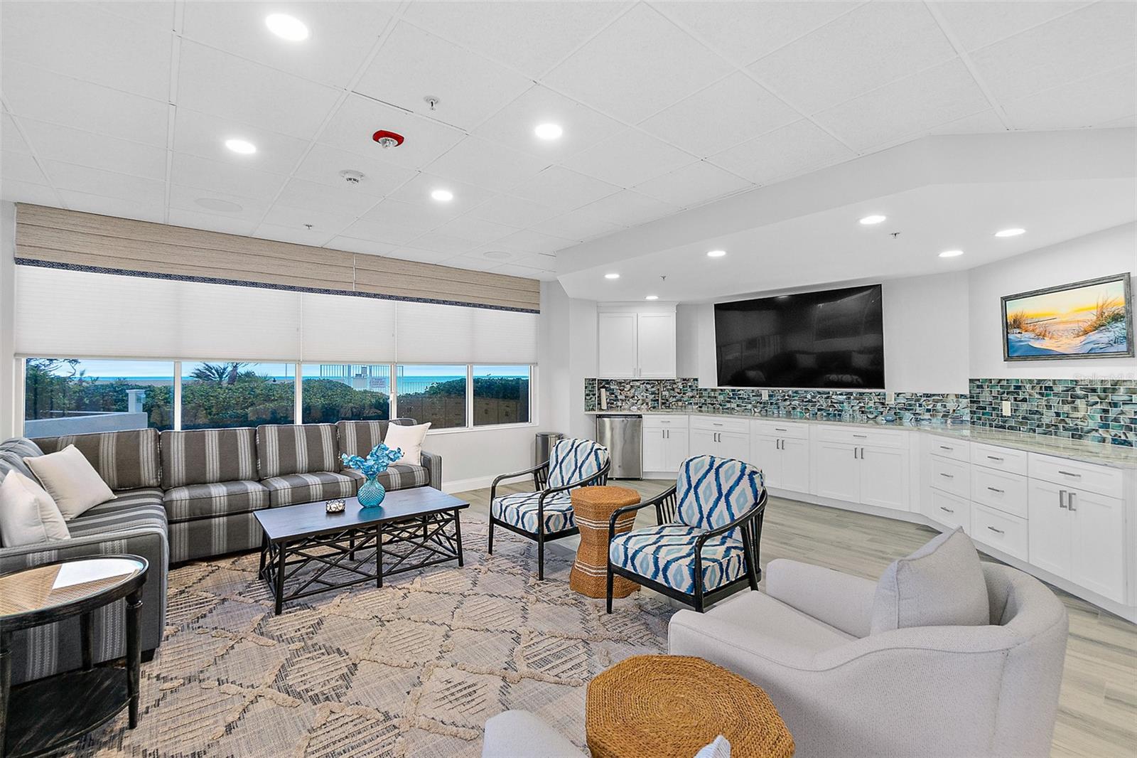 OCEANS 06 CONDO - Residential